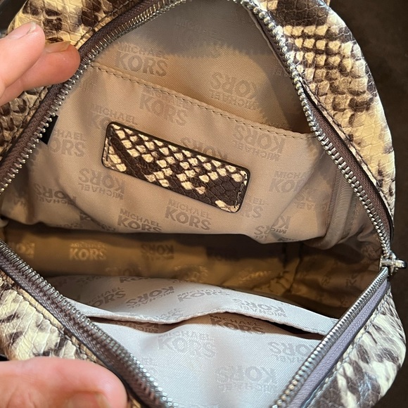 Michael Kors jet set leopard print backpack - Picture 7 of 10